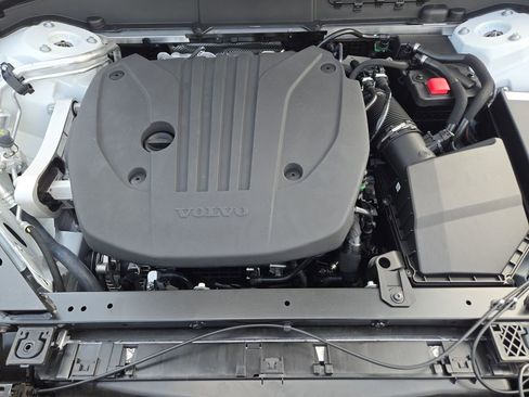 Used 2026 Volvo XC60 B5 Plus w/ Protection Package Premier image 33