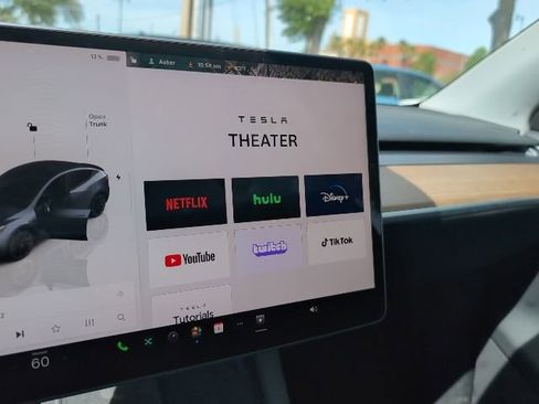 Used 2023 Tesla Model Y Long Range AWD/4WD image 17