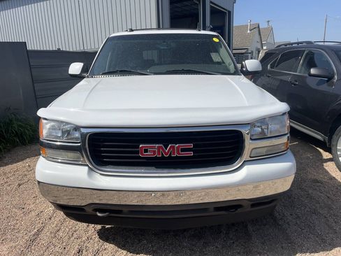 Used 2005 GMC Yukon XL SLT w/ SLT Preferred Equipment Group AWD/4WD image 6