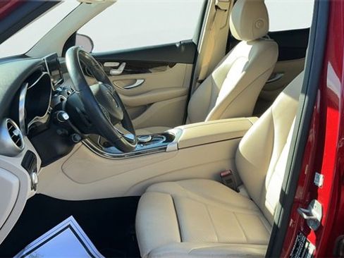 Used 2019 Mercedes-Benz GLC 300 image 16