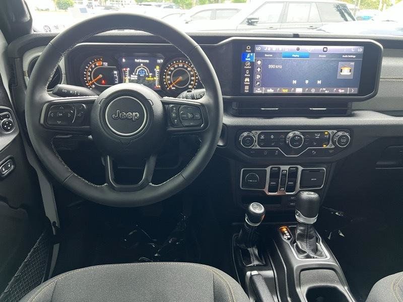 Used 2025 Jeep Wrangler Unlimited Sport AWD/4WD image 14