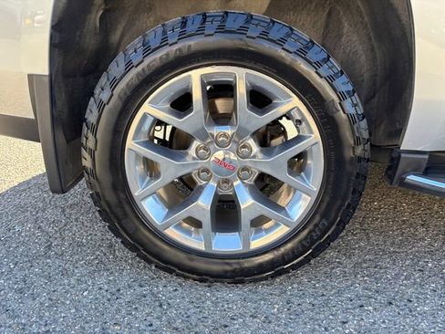 Used 2017 GMC Yukon SLT w/ Open Road Package AWD/4WD image 28