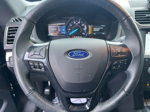 Used 2019 Ford Explorer XLT w/ Equipment Group 202A image 25
