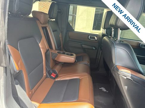 Used 2024 Ford Bronco Outer Banks AWD/4WD image 13