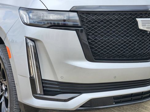 Used 2023 Cadillac Escalade ESV Sport w/ LPO, ONYX Package RWD image 9