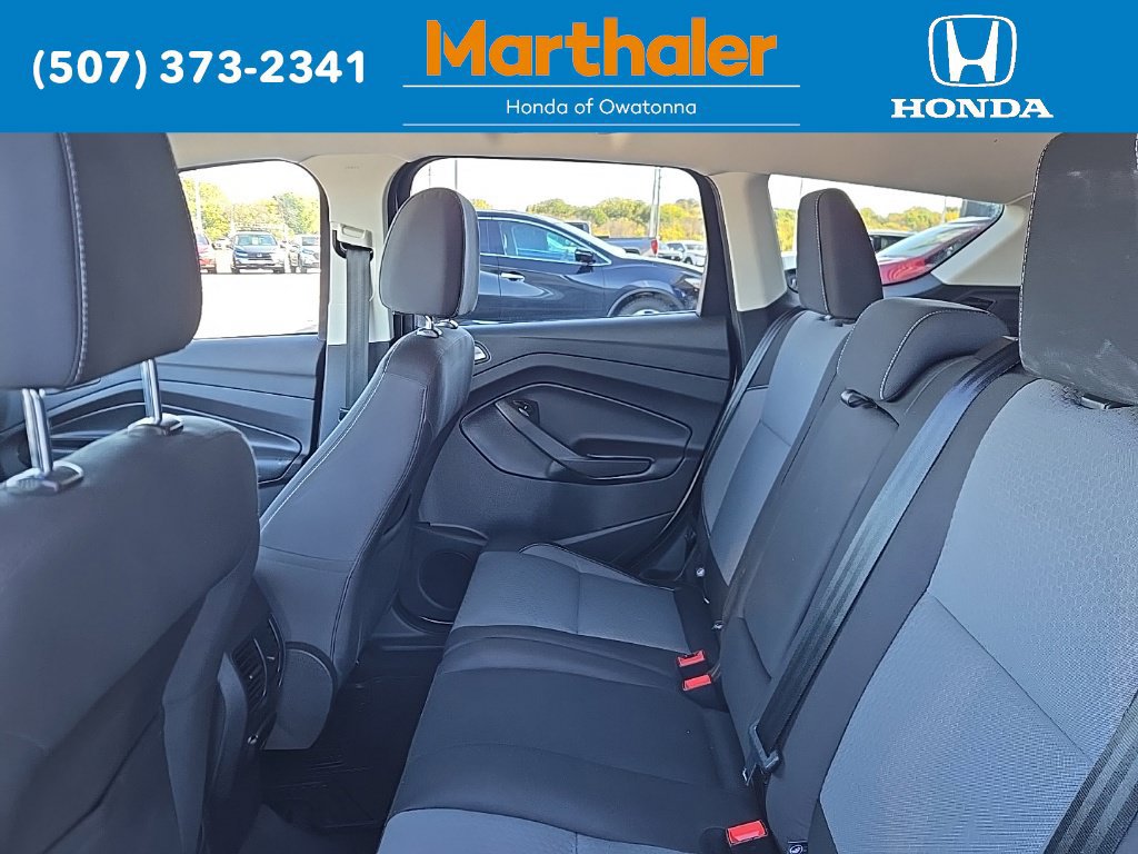 Used 2017 Ford Escape SE w/ SE Cold Weather Package AWD/4WD image 12