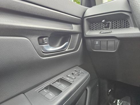 Certified 2025 Honda CR-V LX image 31