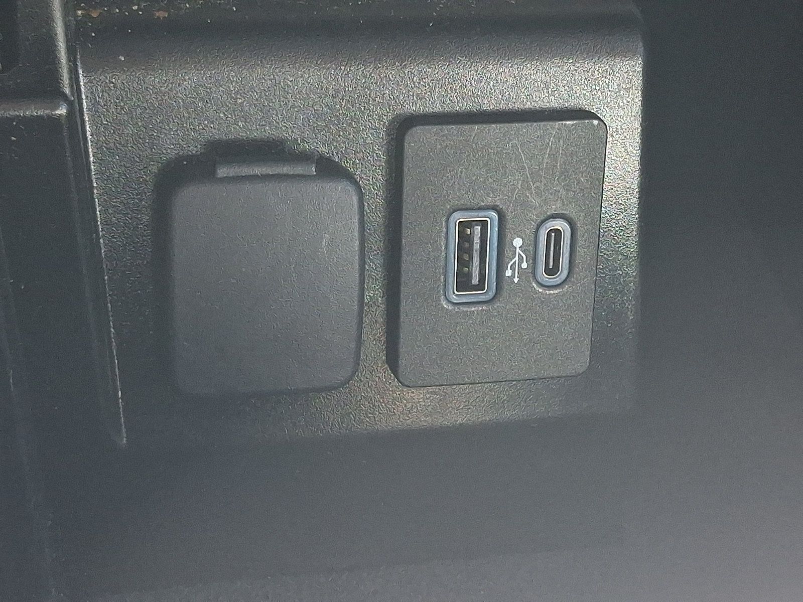 Used 2023 Ford Explorer XLT w/ Equipment Group 202A AWD/4WD image 50