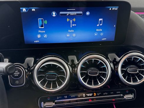 Used 2025 Mercedes-Benz GLA 250 image 18