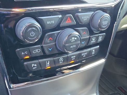 Used 2020 Jeep Grand Cherokee Altitude RWD image 23