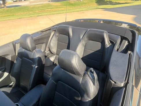 Used 2022 Ford Mustang Premium RWD image 23