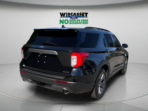 Used 2023 Ford Explorer XLT w/ Equipment Group 202A AWD/4WD image 30