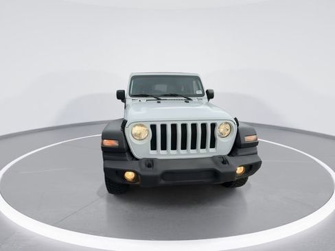 Used 2018 Jeep Wrangler Unlimited Sport S AWD/4WD image 3