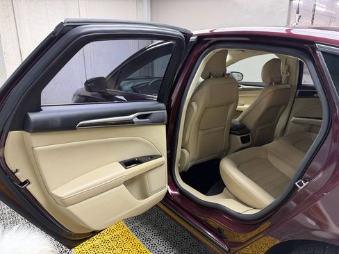 Used 2013 Ford Fusion SE image 13