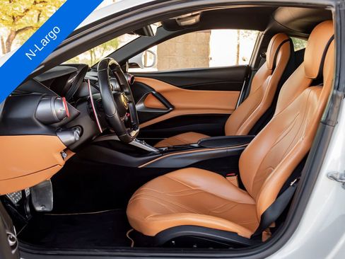 Used 2020 Ferrari 812 Superfast RWD image 18