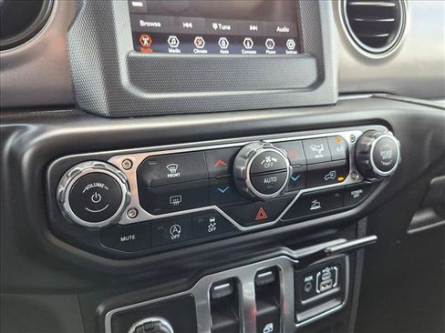 Used 2021 Jeep Wrangler Sport AWD/4WD image 14