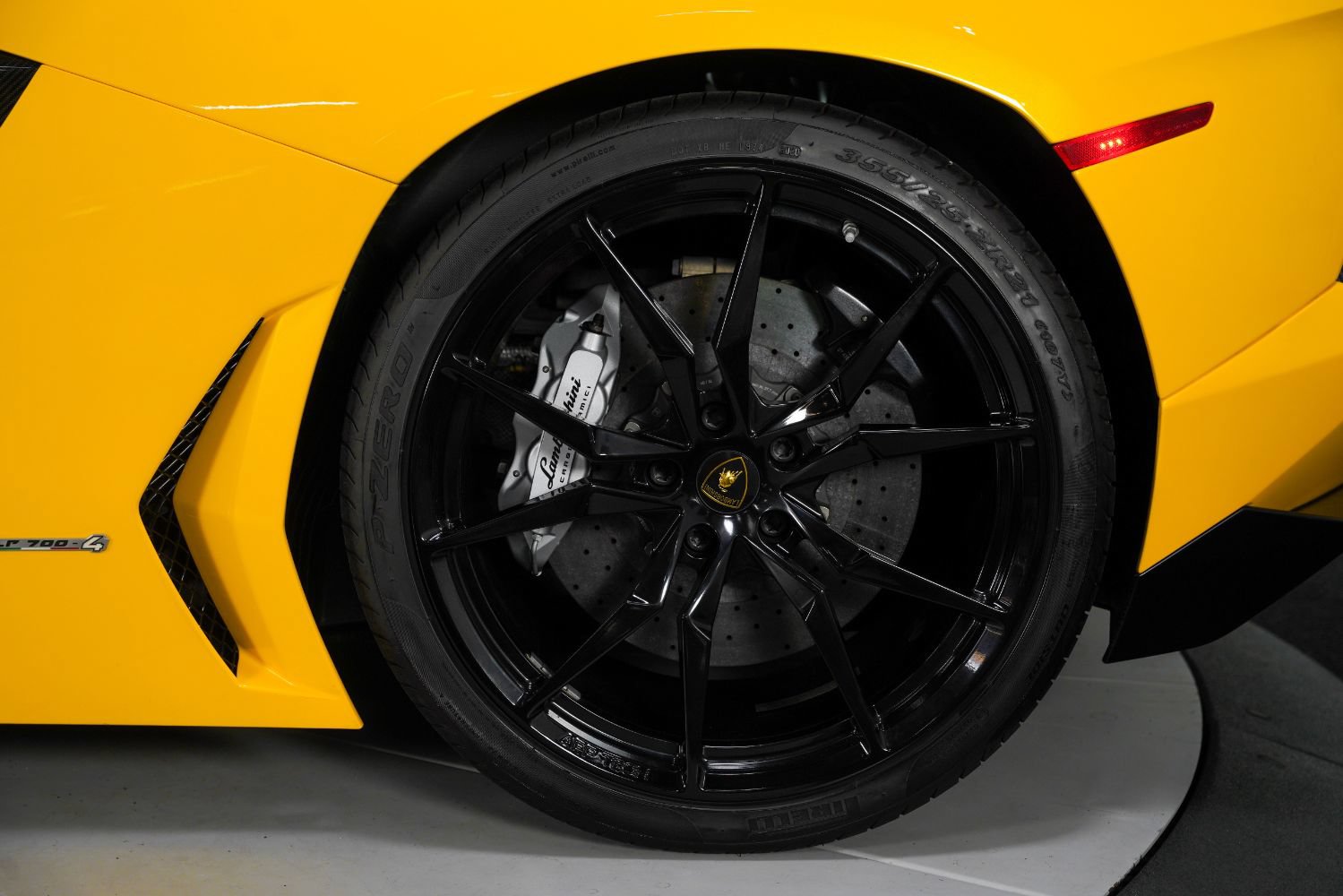 Used 2015 Lamborghini Aventador LP 700-4 AWD/4WD image 23
