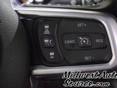 Used 2020 Jeep Gladiator Overland image 17