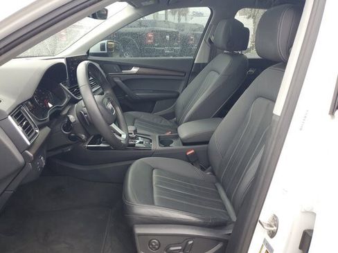 Used 2024 Audi Q5 Premium image 25