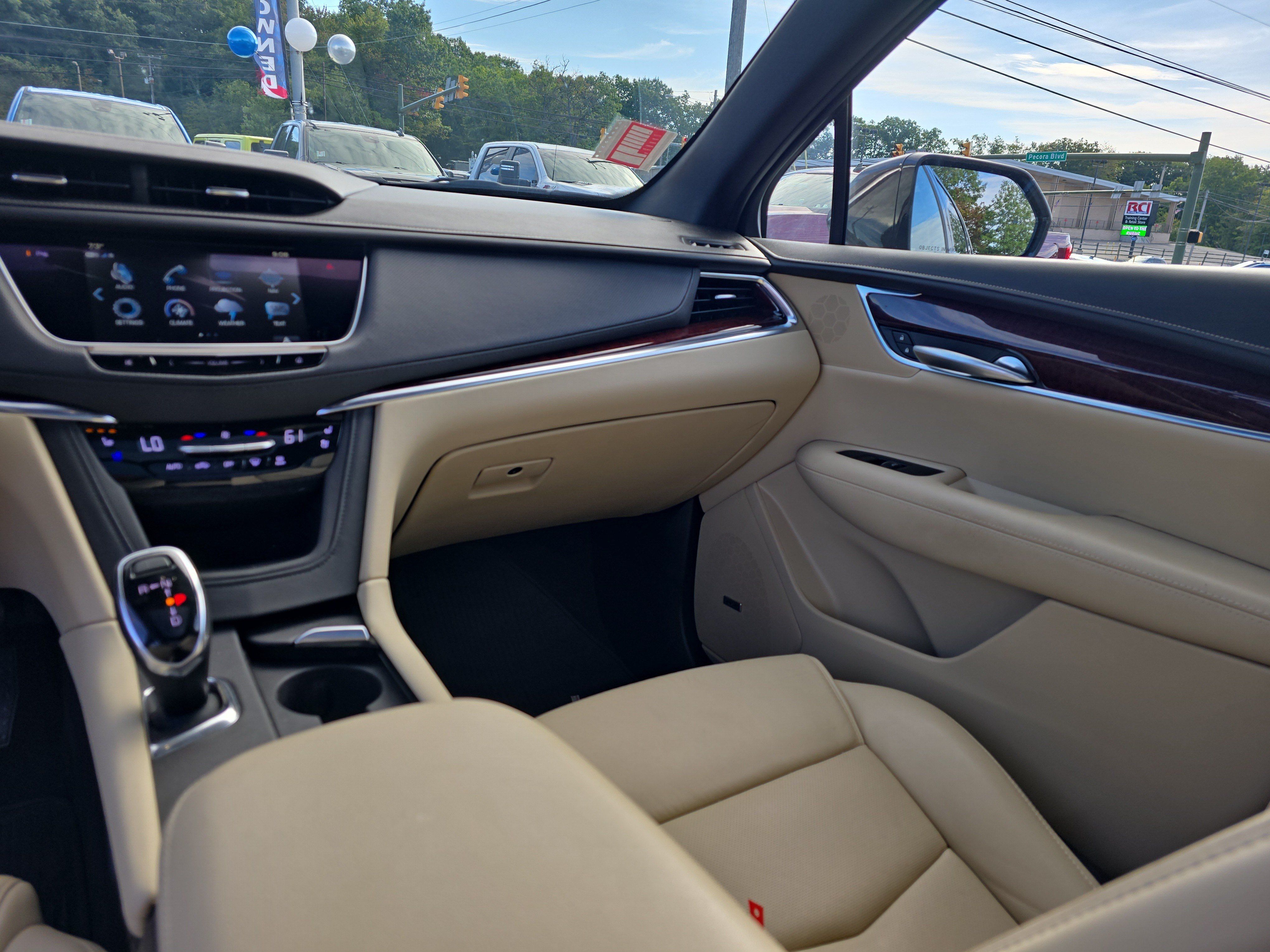Used 2019 Cadillac XT5 Premium Luxury AWD/4WD image 16