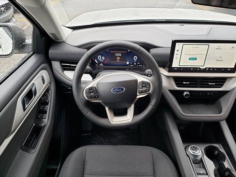 New 2026 Ford Explorer Active image 13
