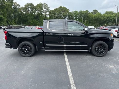 Used 2023 Chevrolet Silverado 1500 High Country w/ Technology Package AWD/4WD image 6