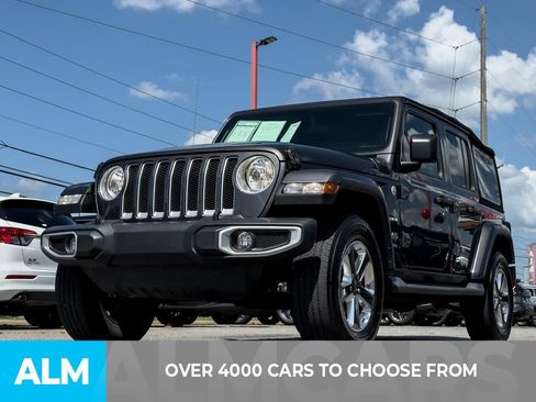 Used 2018 Jeep Wrangler Unlimited Sahara AWD/4WD image 2