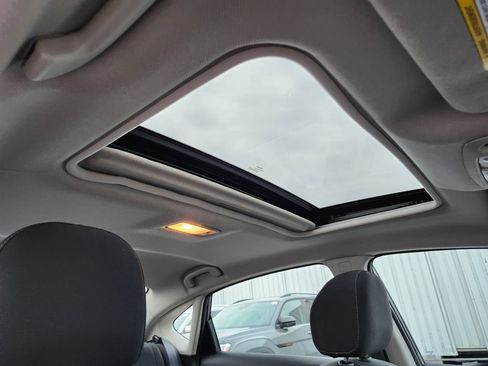 Used 2019 Nissan Sentra SV w/ Special Edition Package image 18