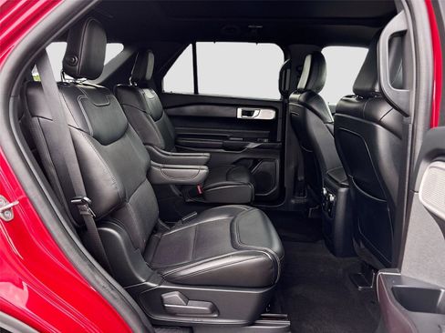 Used 2020 Ford Explorer ST w/ Premium Technology Package image 31