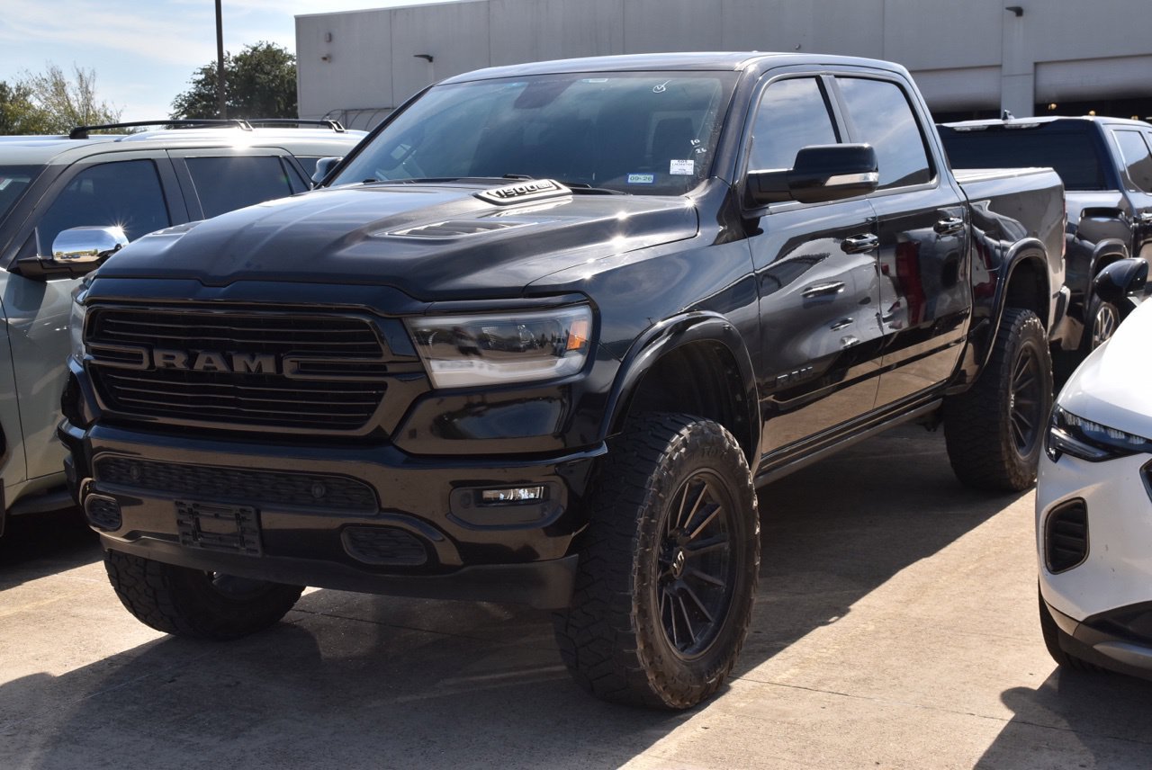Used 2020 RAM 1500 Laramie AWD/4WD image 2