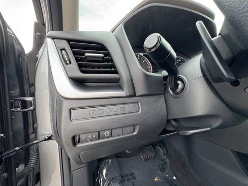 Used 2023 Nissan Rogue S AWD/4WD image 25