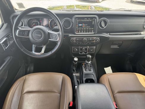 Used 2022 Jeep Wrangler Unlimited Sahara w/ LED Lighting Group AWD/4WD image 2