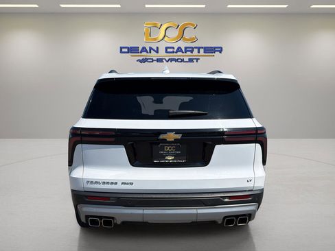 Used 2024 Chevrolet Traverse LT AWD/4WD image 4