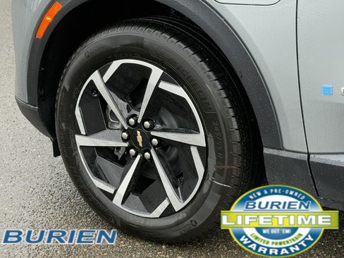 New 2026 Chevrolet Equinox EV LT image 34