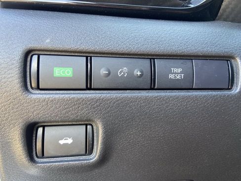 Used 2024 Nissan Sentra SV FWD image 43