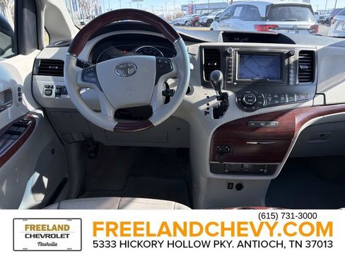 Used 2013 Toyota Sienna Limited image 18