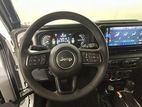 Used 2024 Jeep Wrangler Unlimited w/ Convenience Group AWD/4WD image 14