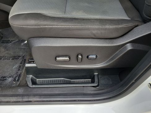 Certified 2018 Ford Escape SE image 9