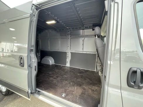 New 2026 RAM ProMaster 2500 w/ Quick Order Package 22G SLT image 21