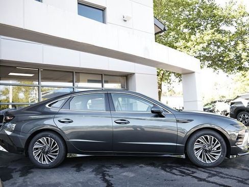 New 2026 Hyundai Sonata Limited FWD image 3