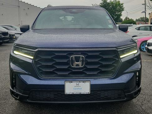 Certified 2025 Honda Pilot Sport image 2
