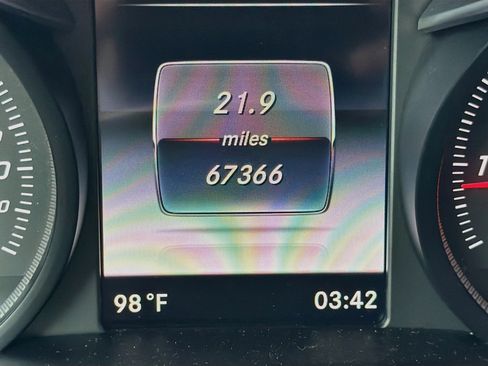 Used 2018 Mercedes-Benz GLC 300 4MATIC Coupe image 41