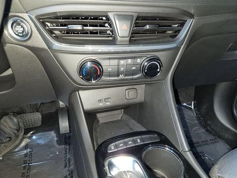 Used 2026 Buick Encore GX Preferred AWD/4WD image 21