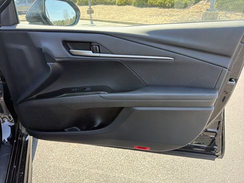 Used 2025 Toyota Camry SE image 14