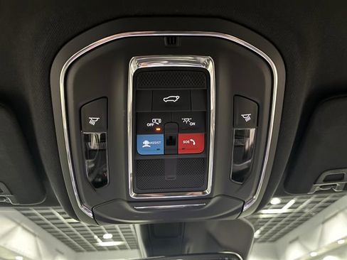 Used 2025 Jeep Grand Cherokee L Limited image 25