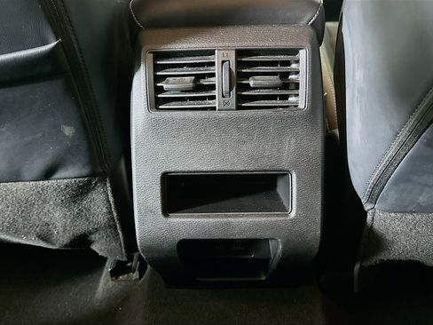 Used 2024 Mitsubishi Outlander SE image 28