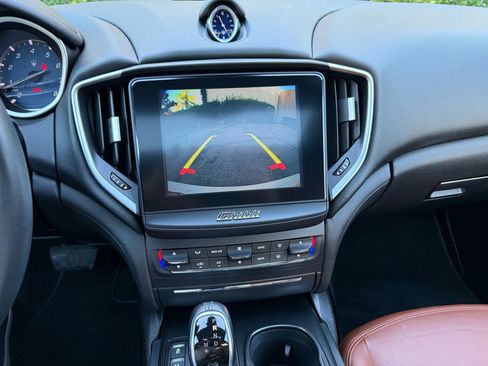 Used 2017 Maserati Ghibli image 19