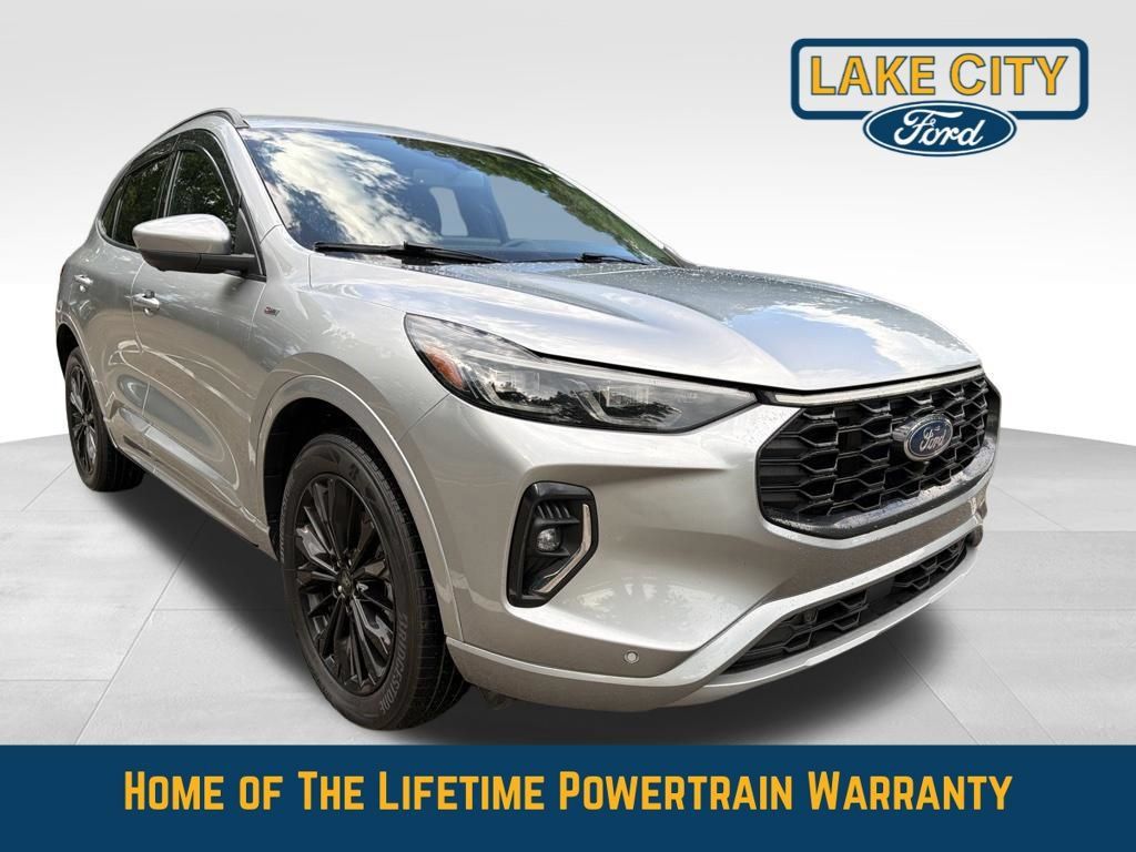 Used 2023 Ford Escape ST-Line Elite AWD/4WD image 9