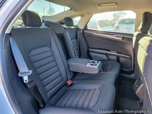 Used 2019 Ford Fusion SE image 32