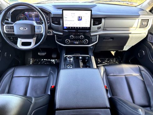 Used 2022 Ford Expedition XLT image 20